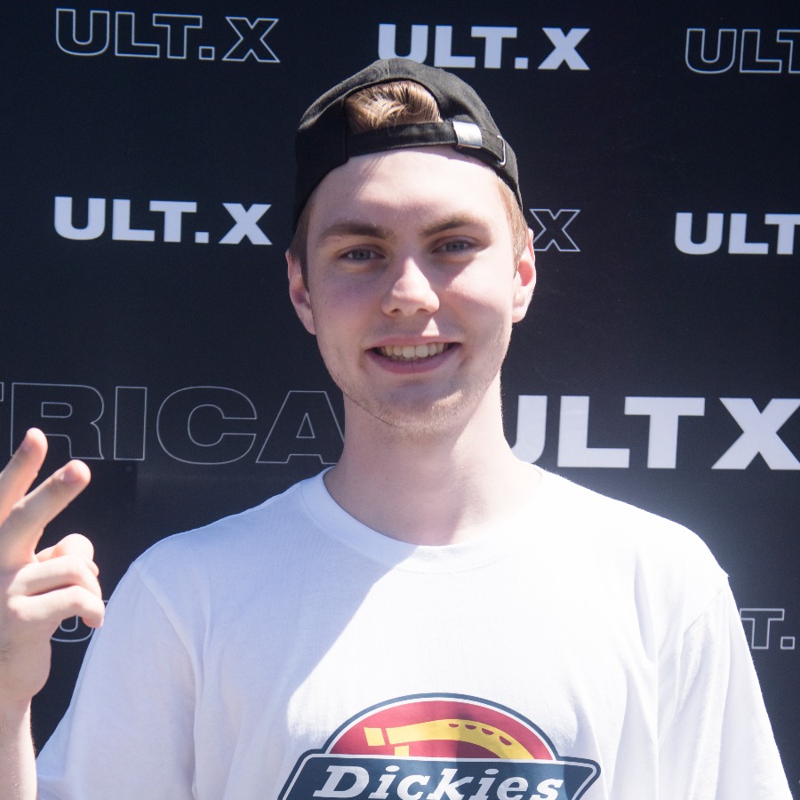 Roman Shavanov from   Russian Federation