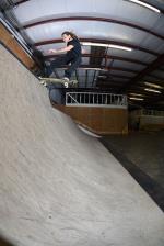 Scenes from The Boardr HQ Free Skate Sessions - Low Taislide