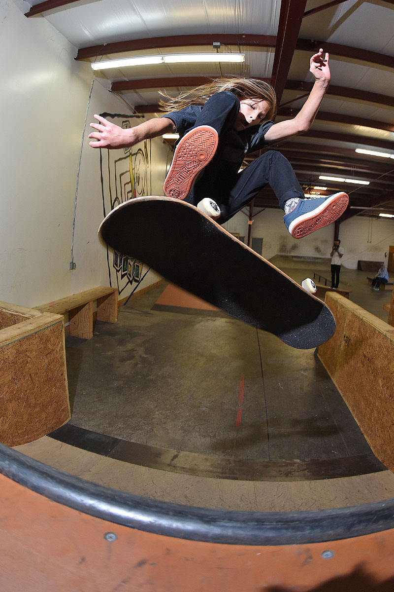 Scenes from The Boardr HQ Free Skate Sessions - Front Heel