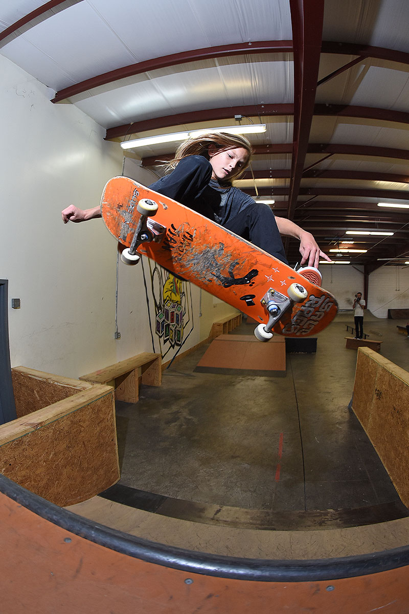 Scenes from The Boardr HQ Free Skate Sessions - Frontside Ollie