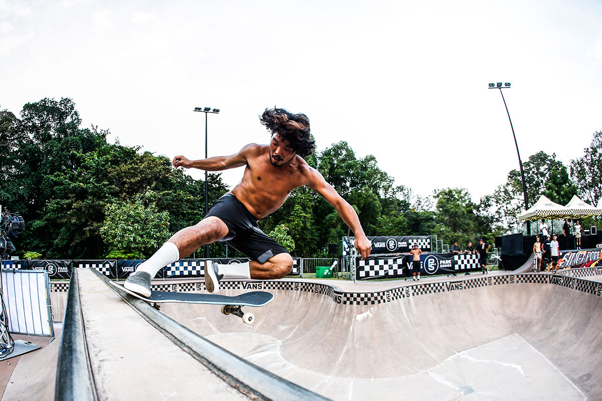 VPS Singapore - Boneless Tail Slide