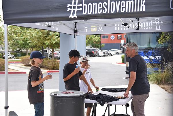 Boardr Am HB 2018 - Bones Love Milk