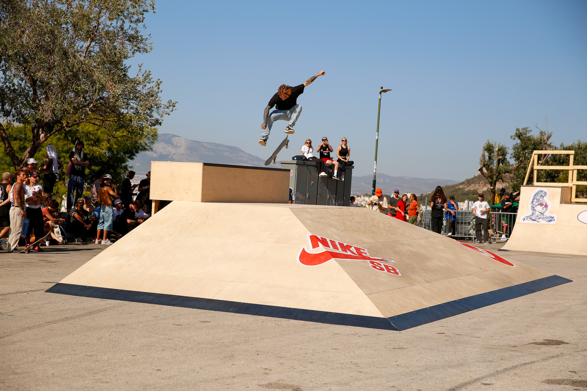 Adrien Bulard 360 Flip Noseslide 360 Shuvit Out