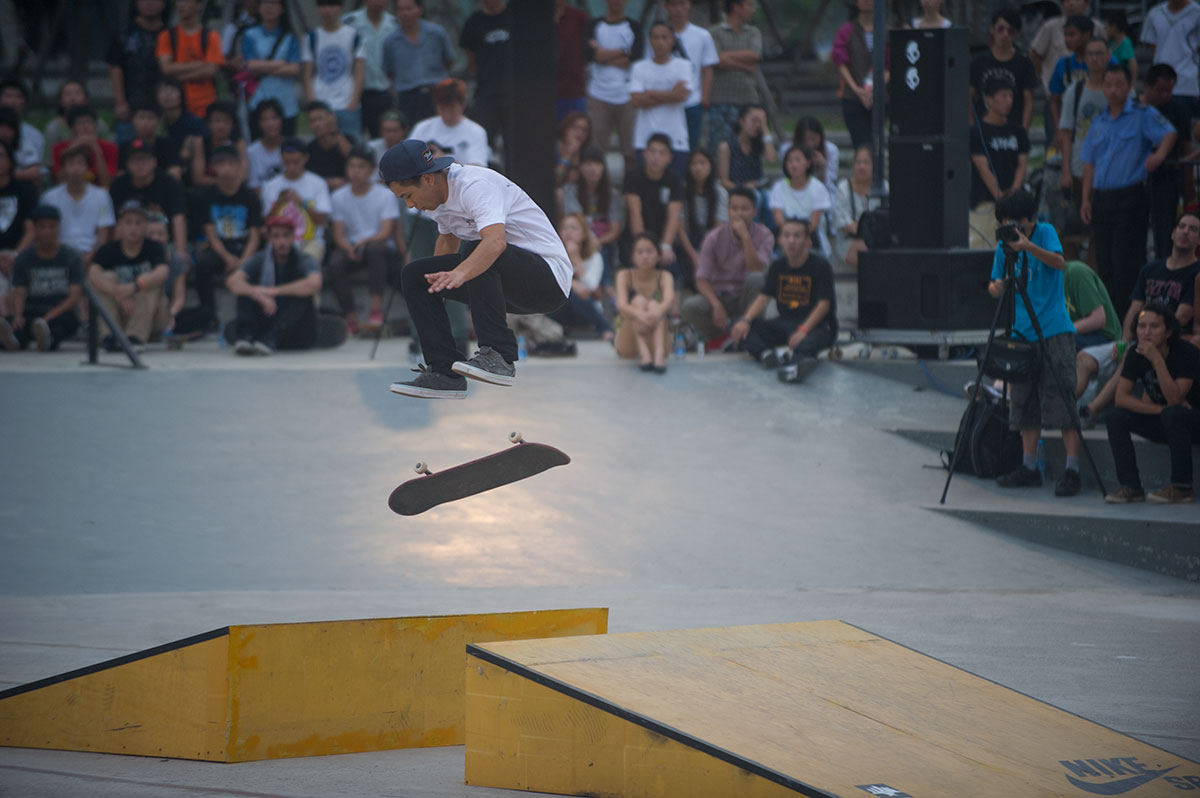 Nollie Heelflip Bump to Bump Shanghai