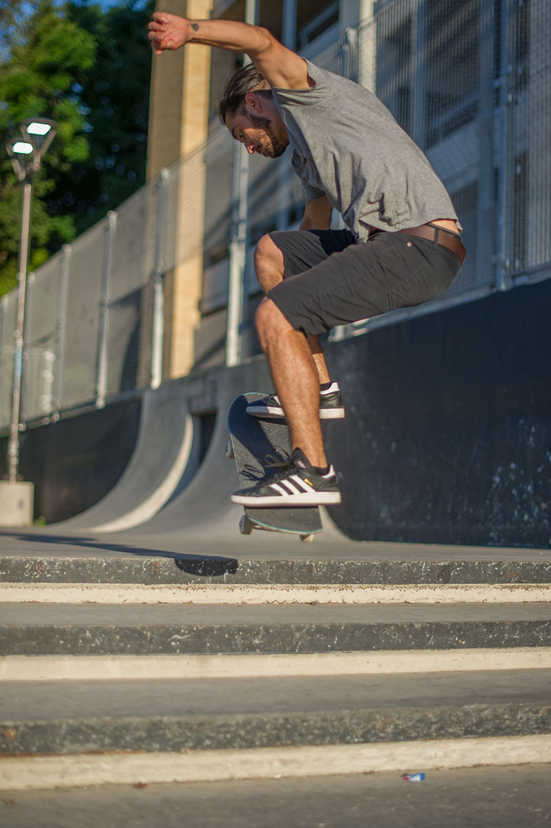 Porpe Ollie Up at House Park