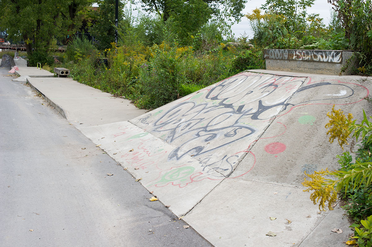 P45 at La Taz in Montreal Sidewalk Bank