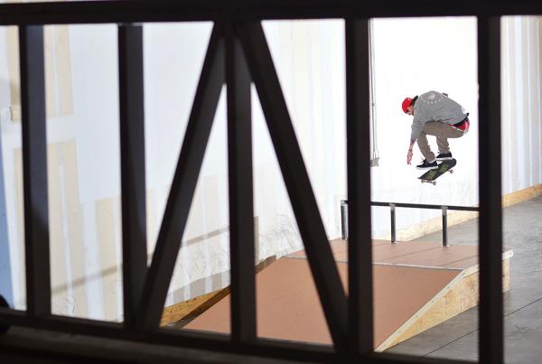 Yonis Switch Heel on the BOOST to Bar