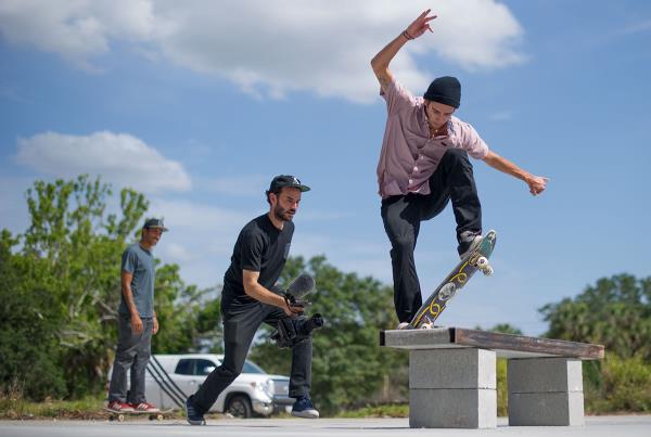 DP Levi&#39;s and Hellaclips DIY Tampa Skateboarding Spot Delivery