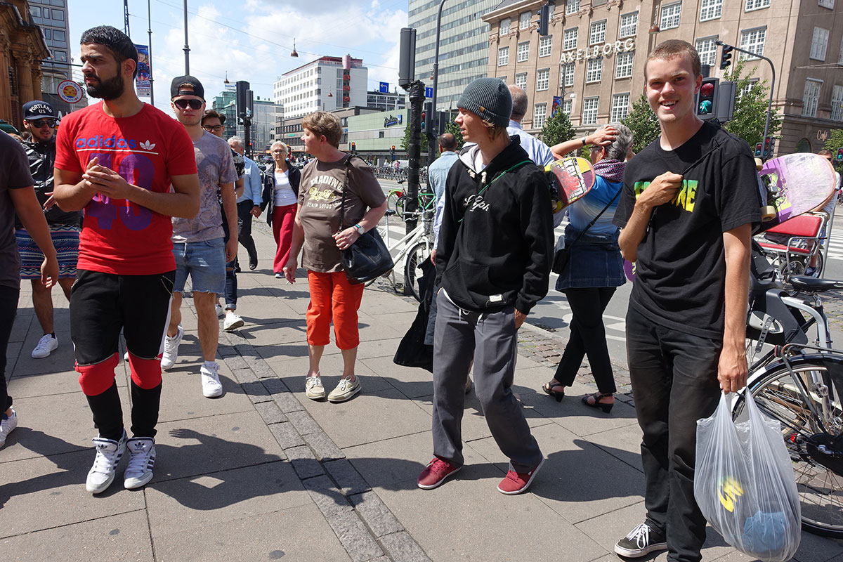 Shoestring Skateboard Manpurse at Tivoli at Copenhagen Open 2015