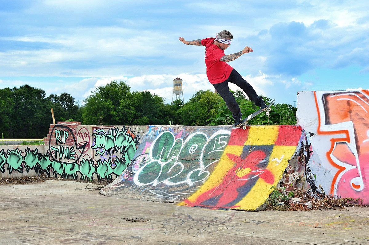 Chaz in the Streets - Pivot Fakie