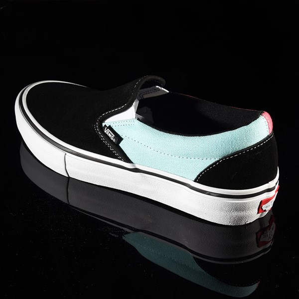 vans slip on asymmetry